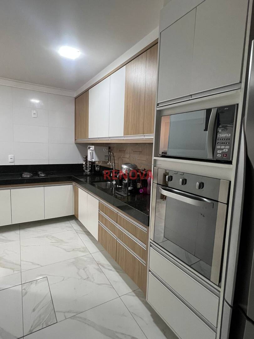 Sobrado, 4 quartos, 370 m² - Foto 6
