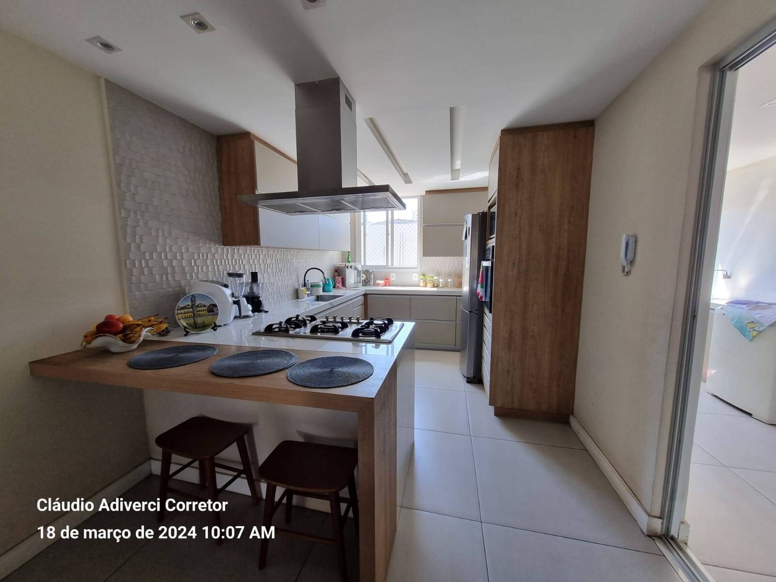 Casa, 4 quartos, 330 m² - Foto 1
