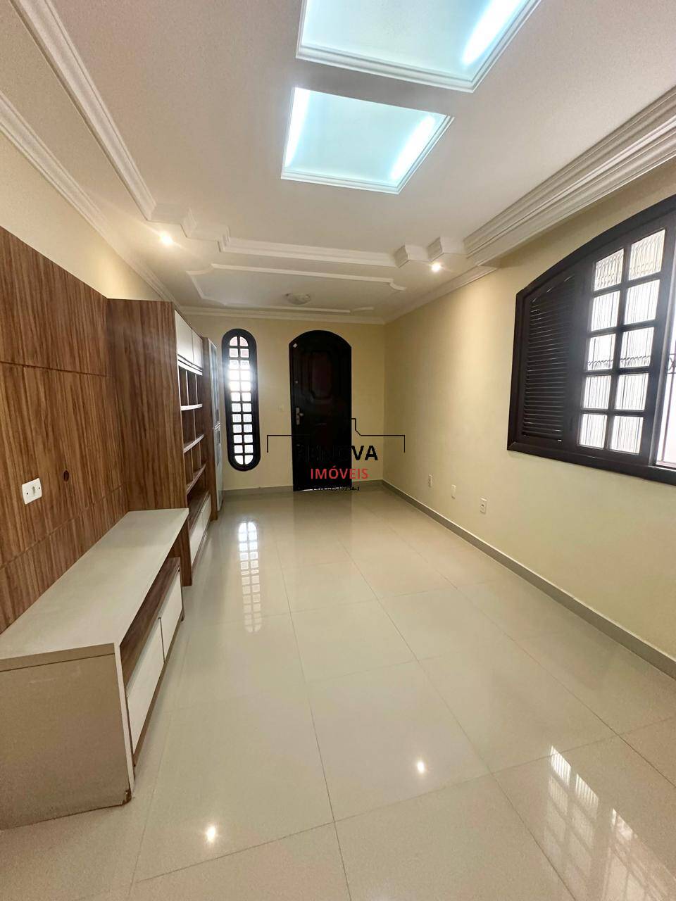 Casa, 4 quartos, 350 m² - Foto 1
